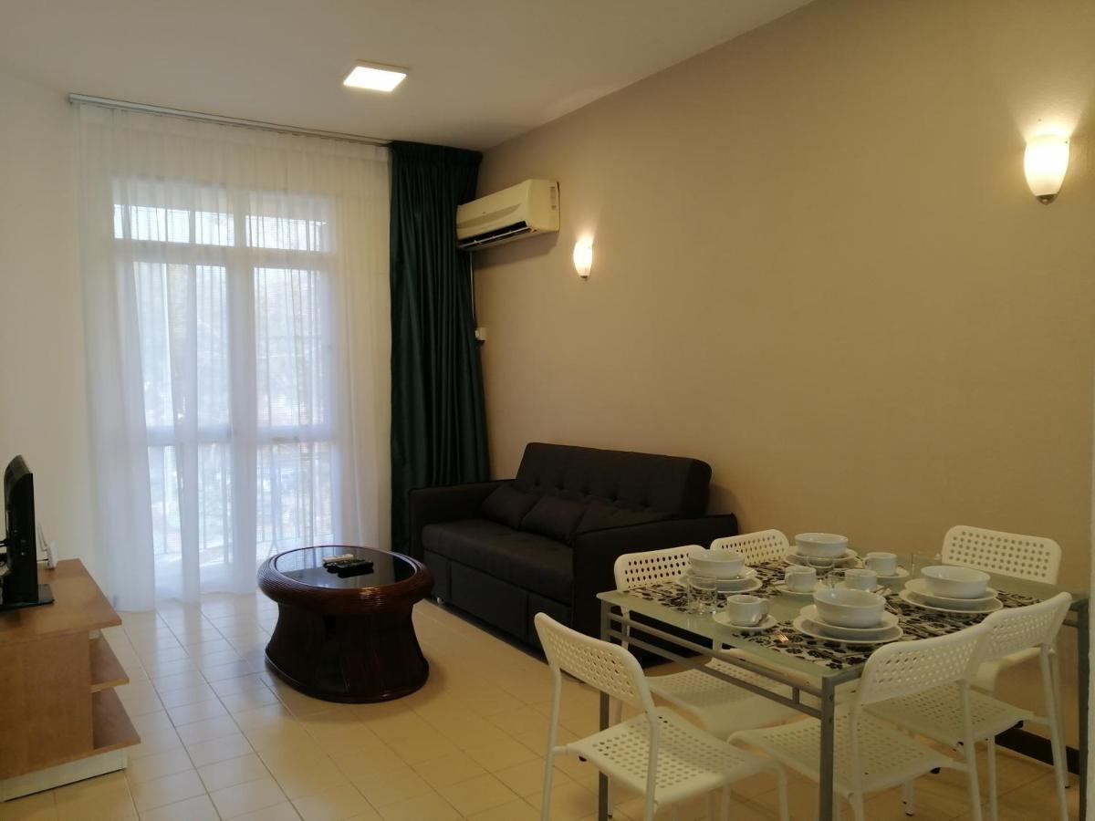 Bayu Emas Apartment By Wellington Resorts Batu Ferringhi Eksteriør billede