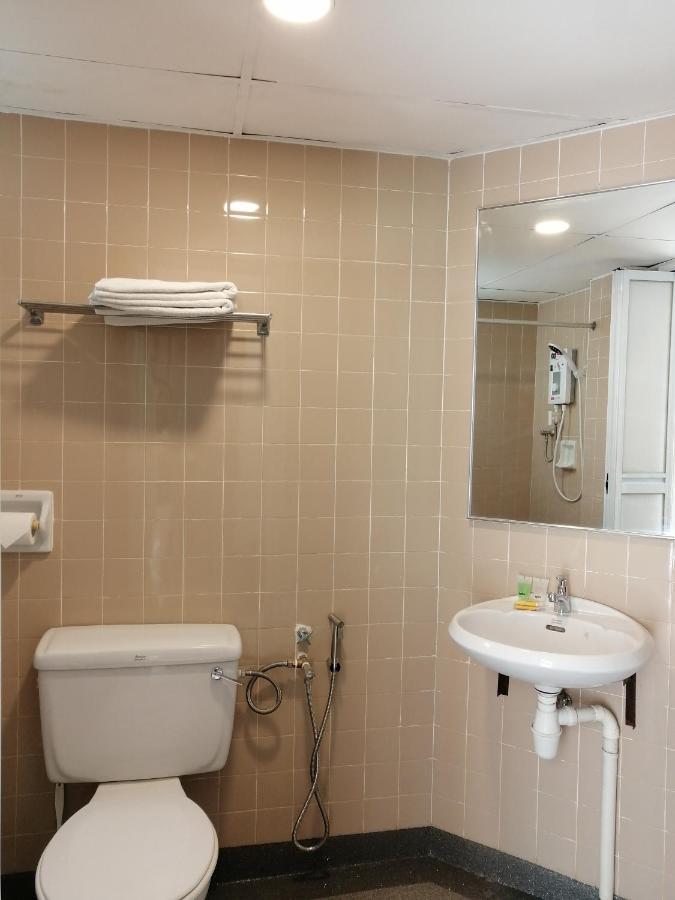 Bayu Emas Apartment By Wellington Resorts Batu Ferringhi Eksteriør billede